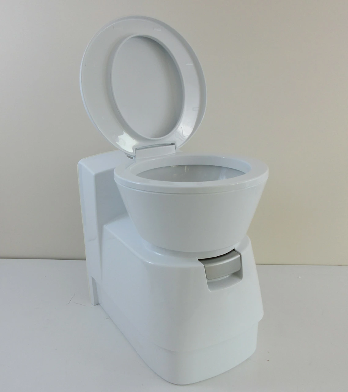 Dometic CTLP4110 Cassette Toilet For Campervan Caravan Or Motorhome 5 Dometic CTLP4110 Cassette Toilet For Campervan Caravan Or Motorhome - Image 3