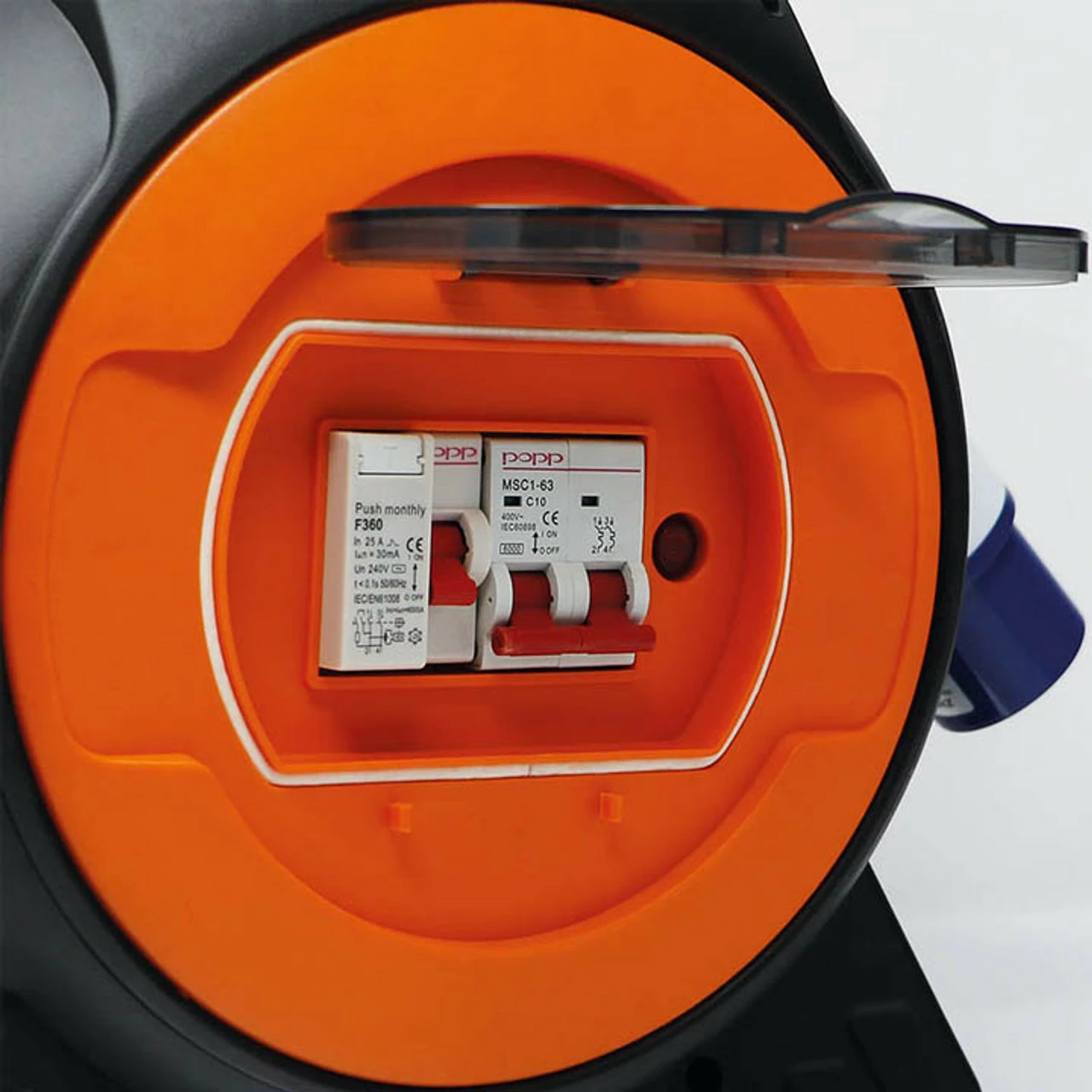 Maypole 15m Roller Mains Unit Camping Hook Up With LED Light 6 Maypole 15m Roller Mains Unit Camping Hook Up With LED Light - Image 4