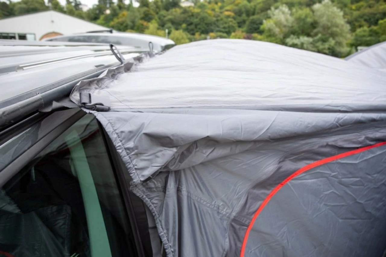 Vango Cove II Air Driveaway Awning For Campervan 8 Vango Cove II Air Driveaway Awning For Campervan - Image 6