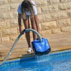 Dolphin Hybrid RS1 Swimming Pool Cleaning Robot -Truma Shop rs1 removing from water 85817.1429106823